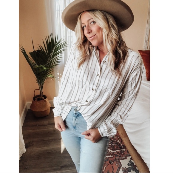 STRIPED BUTTON DOWN BACK LACE TOP - Picture 5 of 8